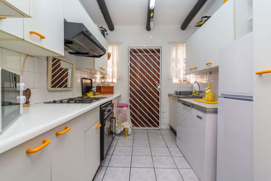 2 Bedroom Property for Sale in Roodekrans Gauteng