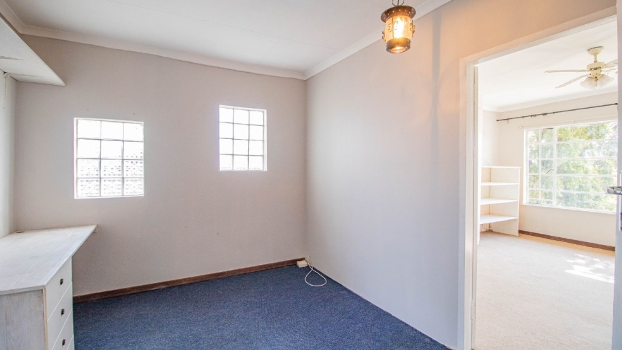 5 Bedroom Property for Sale in Marais Steyn Park Gauteng