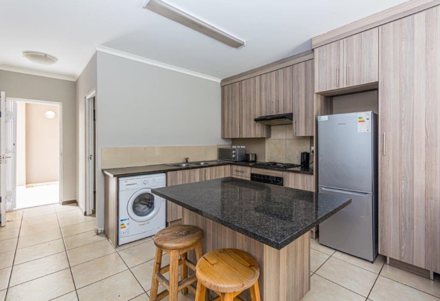 To Let 2 Bedroom Property for Rent in Ruimsig Gauteng