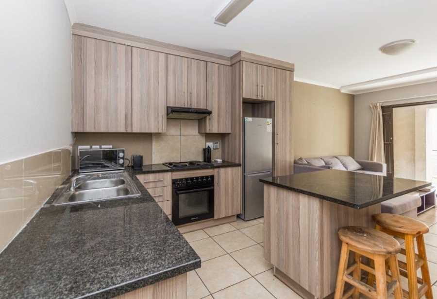 To Let 2 Bedroom Property for Rent in Ruimsig Gauteng