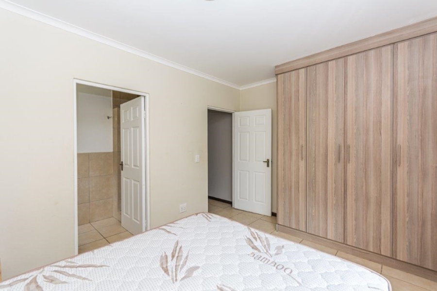 To Let 2 Bedroom Property for Rent in Ruimsig Gauteng