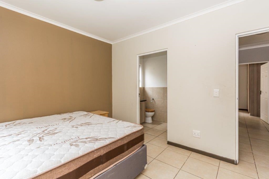 To Let 2 Bedroom Property for Rent in Ruimsig Gauteng