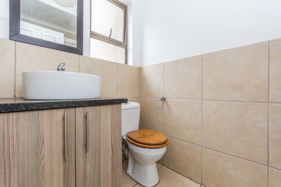 To Let 2 Bedroom Property for Rent in Ruimsig Gauteng