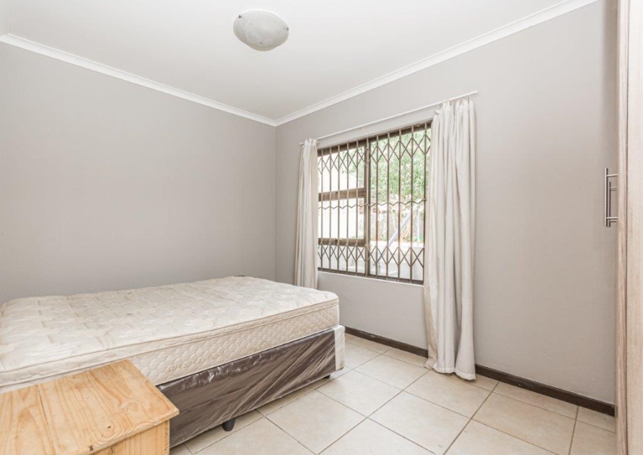 To Let 2 Bedroom Property for Rent in Ruimsig Gauteng