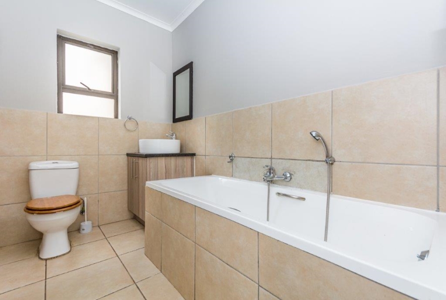 To Let 2 Bedroom Property for Rent in Ruimsig Gauteng