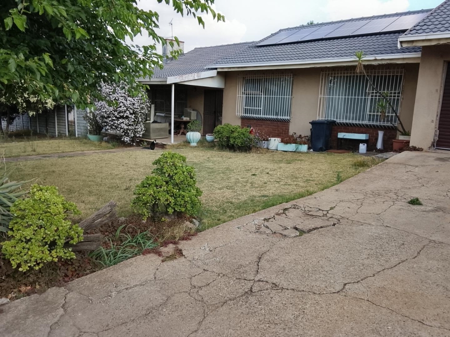 3 Bedroom Property for Sale in Tulisa Park Gauteng