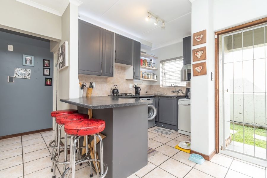 2 Bedroom Property for Sale in Sunninghill Gauteng