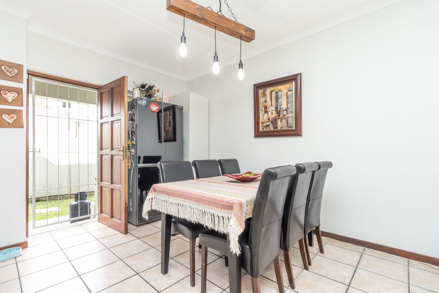 2 Bedroom Property for Sale in Sunninghill Gauteng