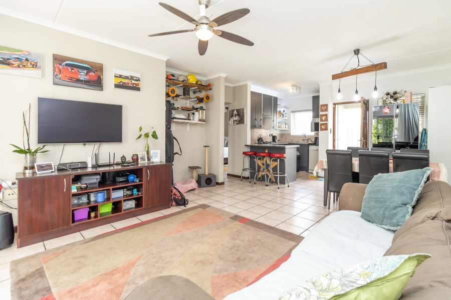 2 Bedroom Property for Sale in Sunninghill Gauteng