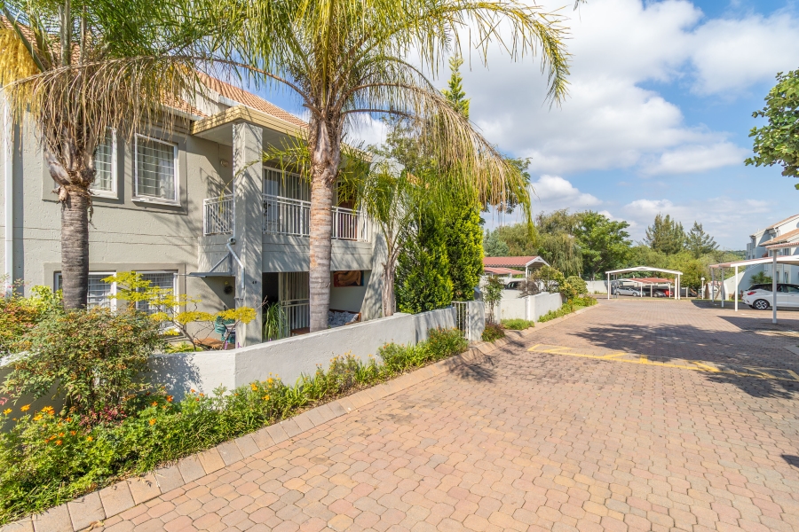 2 Bedroom Property for Sale in Sunninghill Gauteng