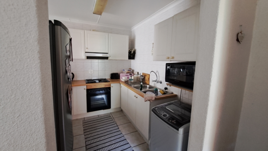 To Let 3 Bedroom Property for Rent in Bromhof Gauteng