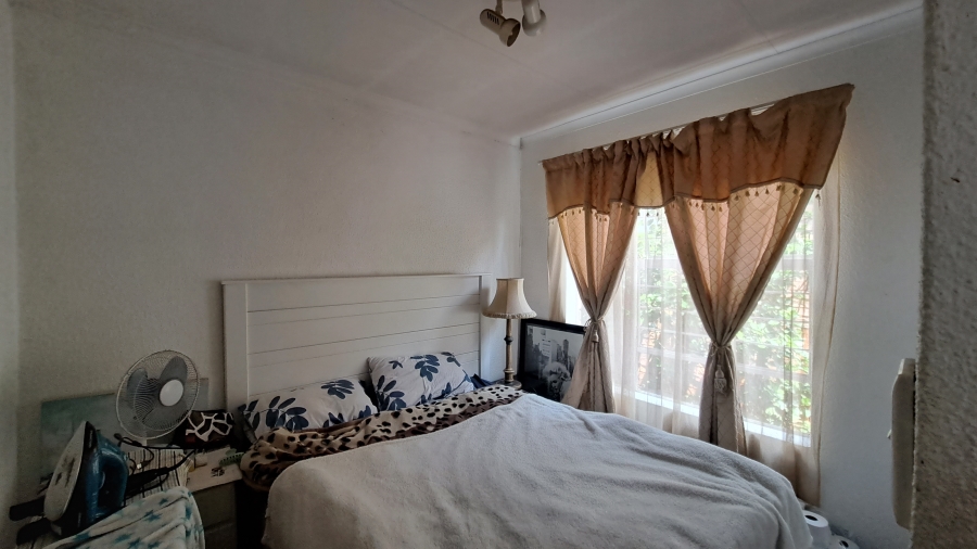 To Let 3 Bedroom Property for Rent in Bromhof Gauteng