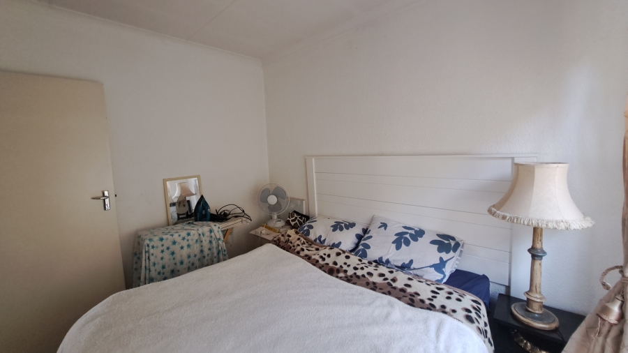 To Let 3 Bedroom Property for Rent in Bromhof Gauteng