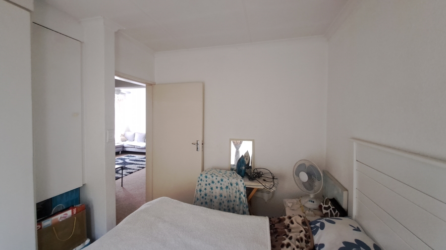 To Let 3 Bedroom Property for Rent in Bromhof Gauteng