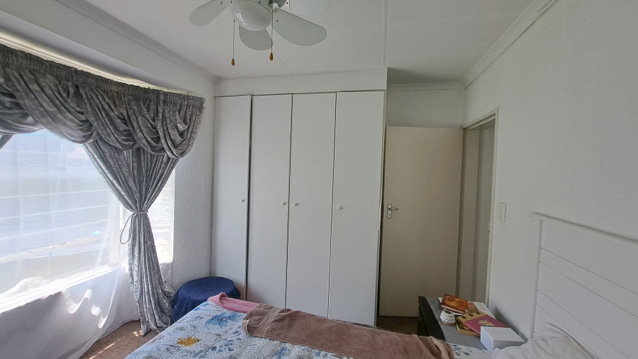 To Let 3 Bedroom Property for Rent in Bromhof Gauteng