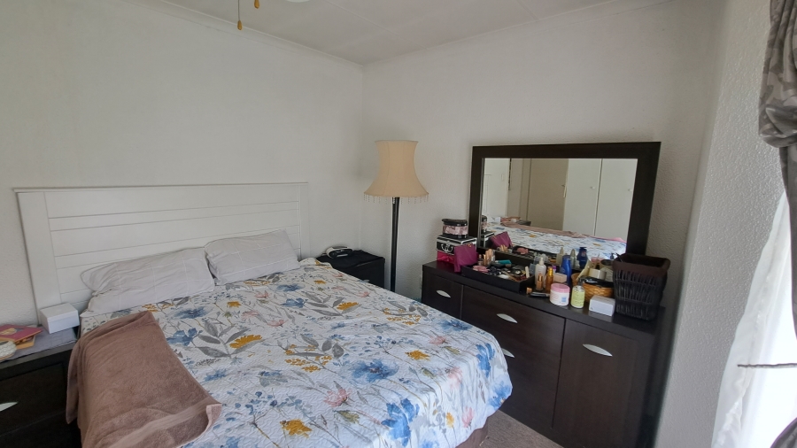 To Let 3 Bedroom Property for Rent in Bromhof Gauteng