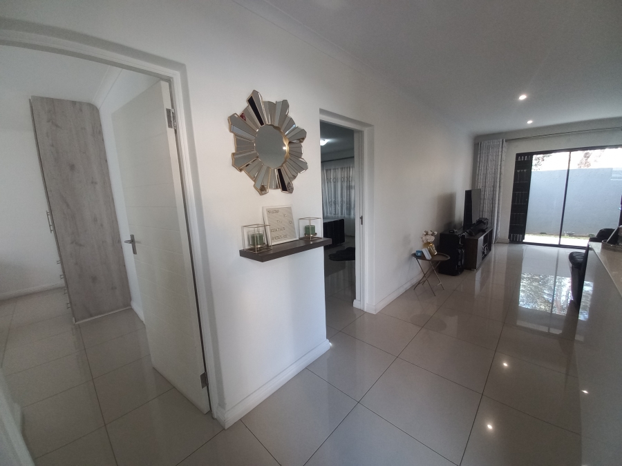 2 Bedroom Property for Sale in Illiondale Gauteng