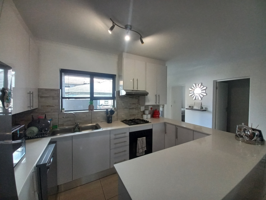 2 Bedroom Property for Sale in Illiondale Gauteng