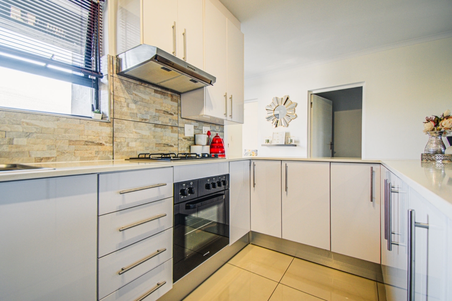 2 Bedroom Property for Sale in Illiondale Gauteng