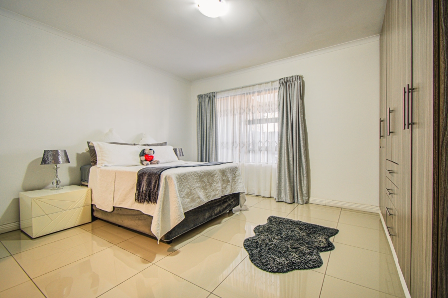 2 Bedroom Property for Sale in Illiondale Gauteng