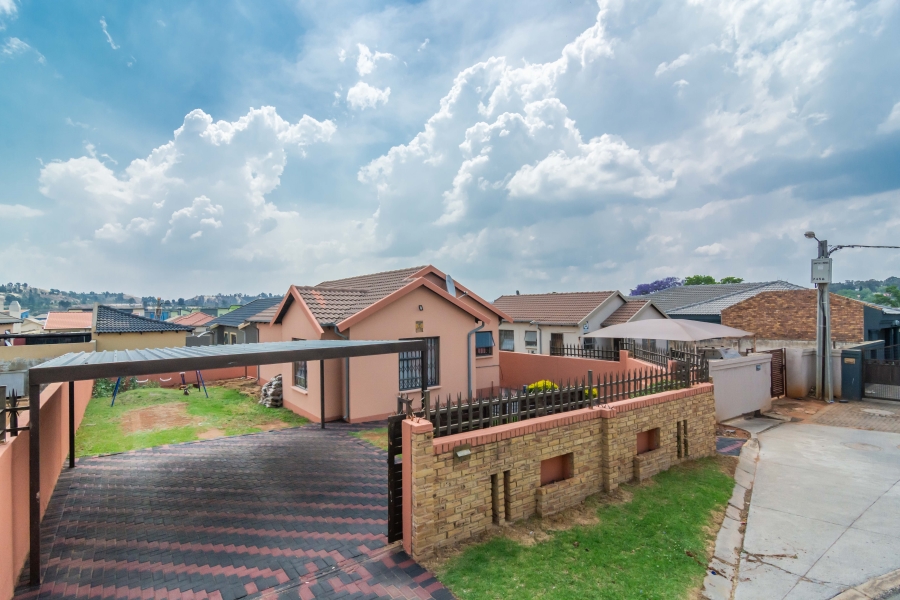 3 Bedroom Property for Sale in Fleurhof Gauteng