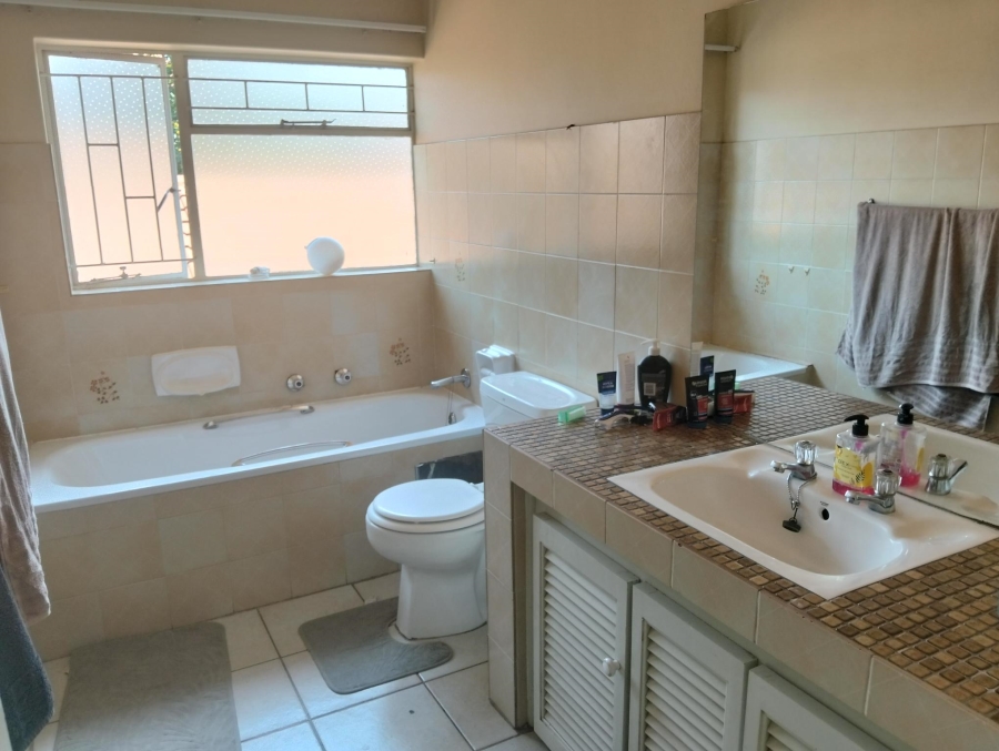 3 Bedroom Property for Sale in Garsfontein Gauteng