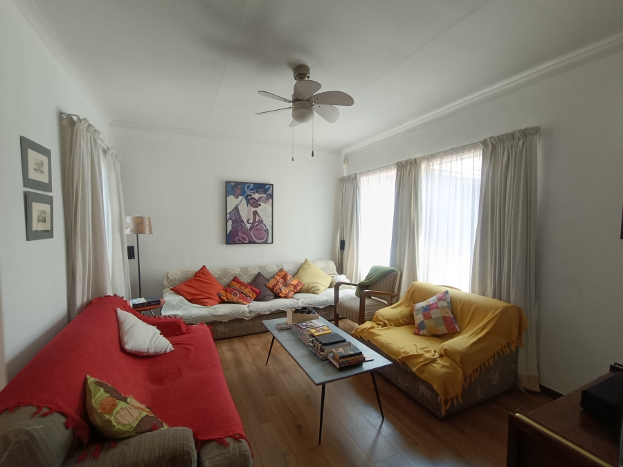 5 Bedroom Property for Sale in Rooihuiskraal Gauteng