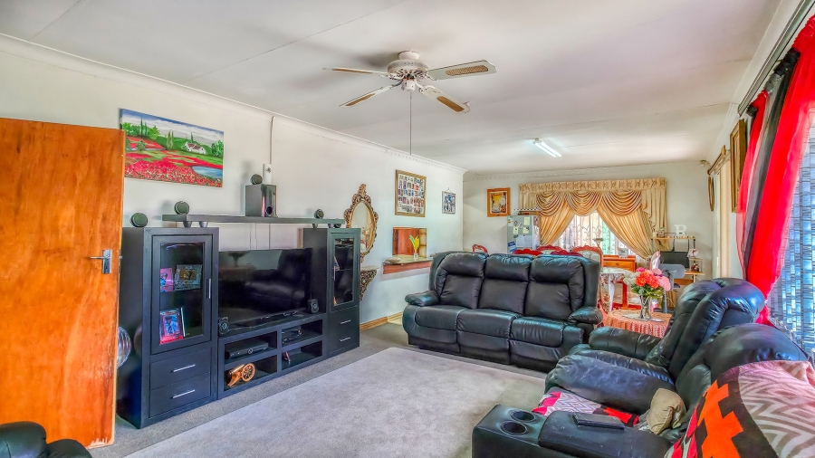 2 Bedroom Property for Sale in Witpoortjie Gauteng