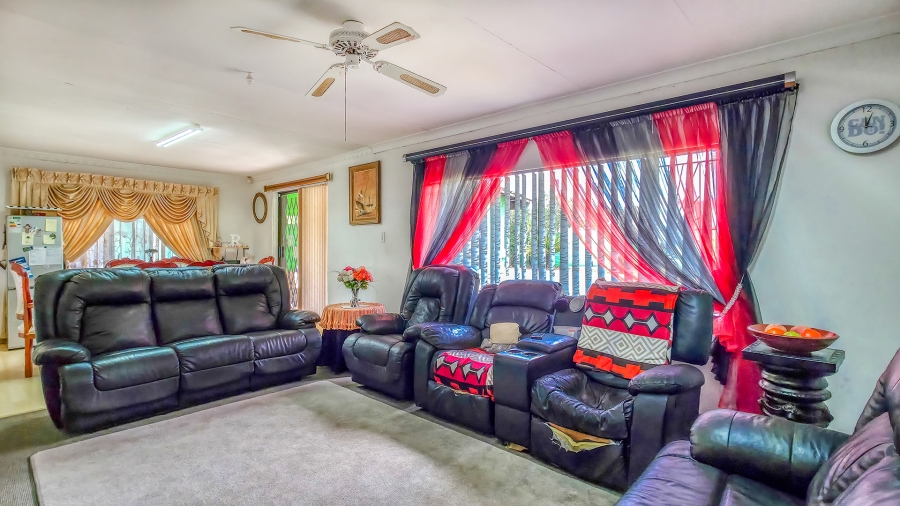 2 Bedroom Property for Sale in Witpoortjie Gauteng