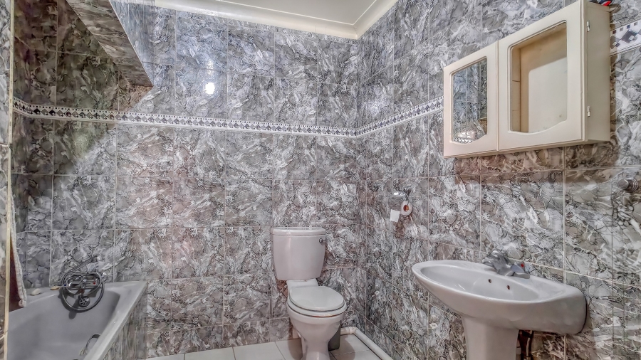 2 Bedroom Property for Sale in Witpoortjie Gauteng