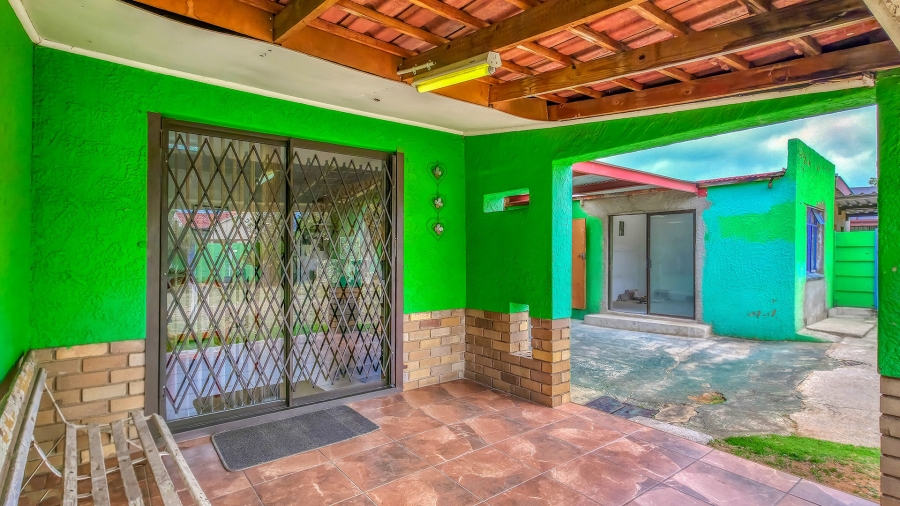 2 Bedroom Property for Sale in Witpoortjie Gauteng