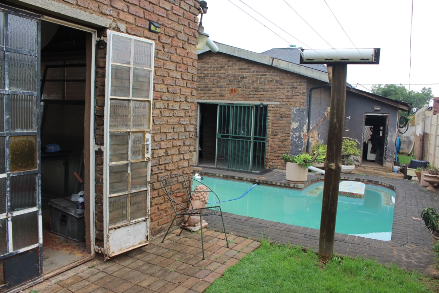 4 Bedroom Property for Sale in Roodepoort North Gauteng
