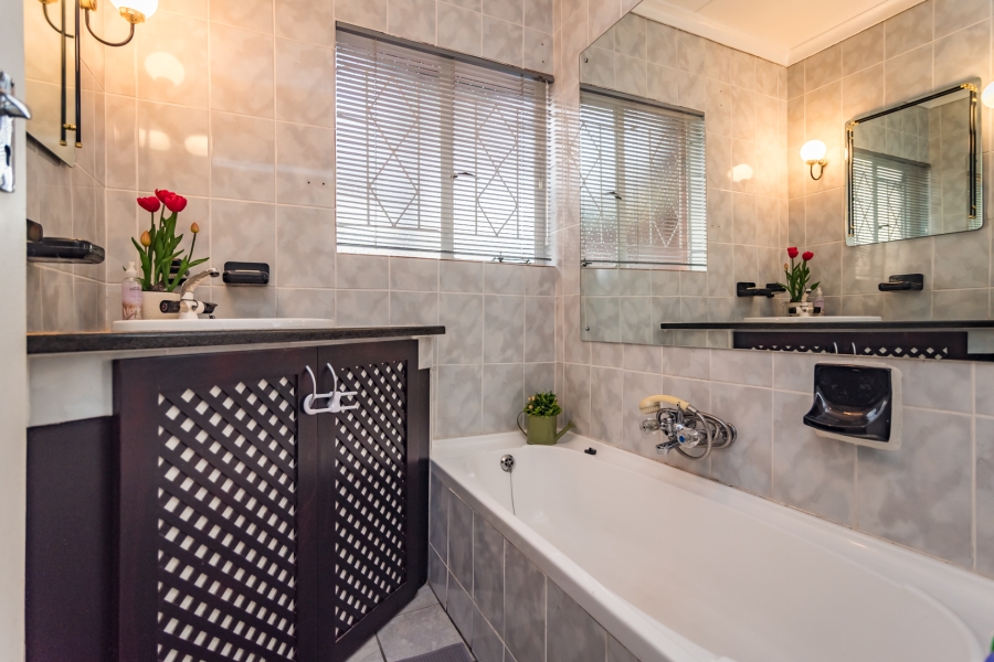 4 Bedroom Property for Sale in Noordheuwel Gauteng