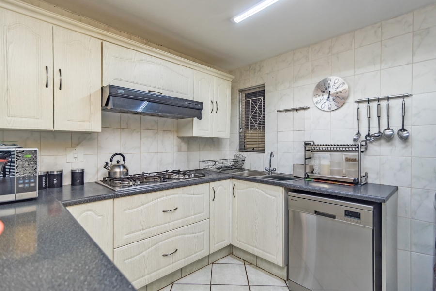 4 Bedroom Property for Sale in Noordheuwel Gauteng