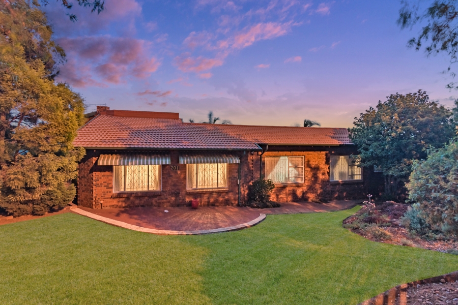 4 Bedroom Property for Sale in Noordheuwel Gauteng