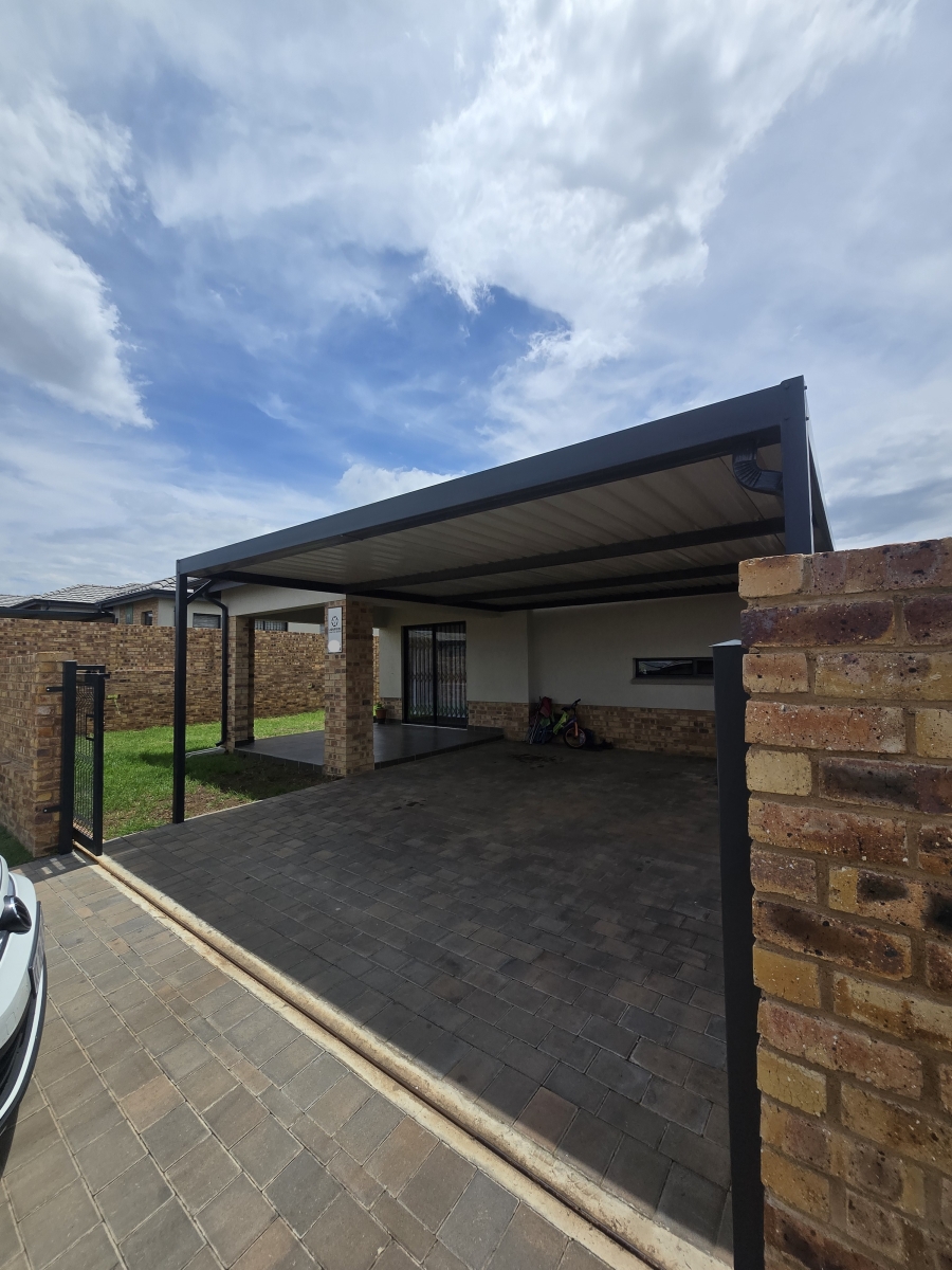 To Let 3 Bedroom Property for Rent in Lion Pride Gauteng