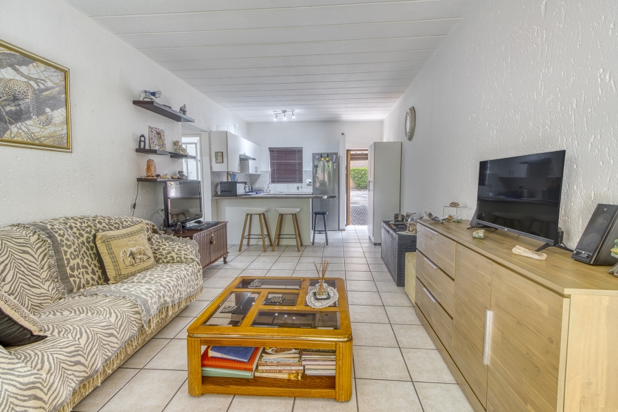 1 Bedroom Property for Sale in Magaliessig Gauteng