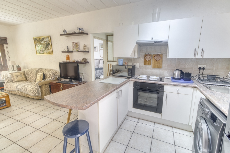 1 Bedroom Property for Sale in Magaliessig Gauteng