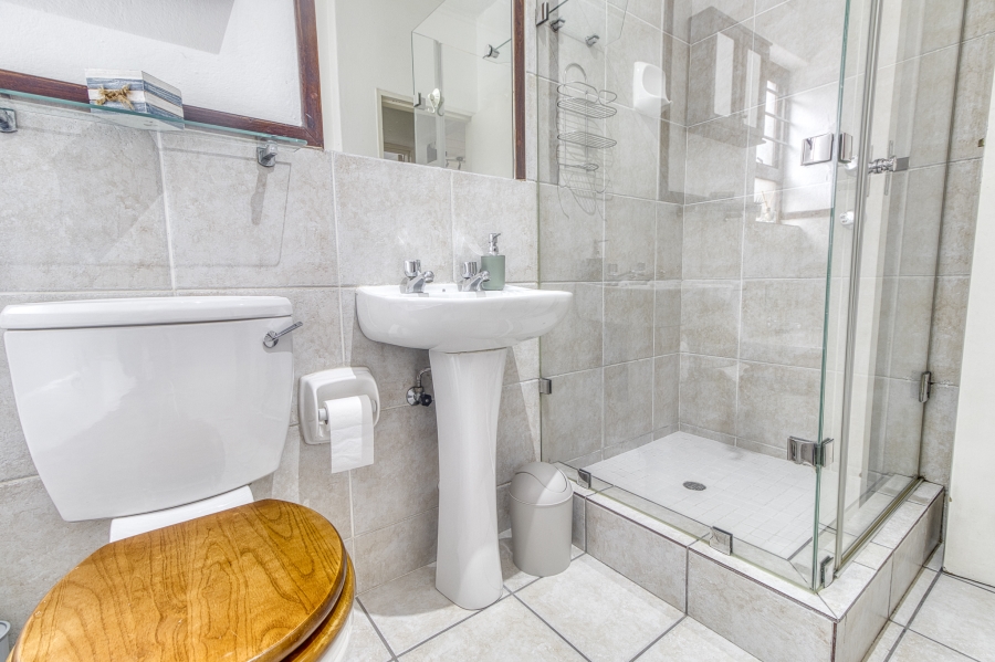 1 Bedroom Property for Sale in Magaliessig Gauteng