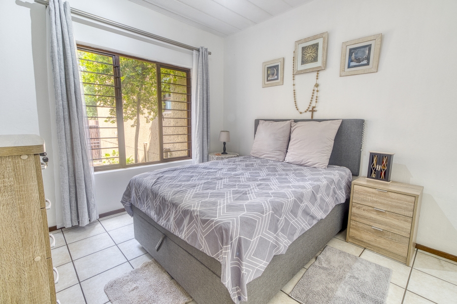 1 Bedroom Property for Sale in Magaliessig Gauteng