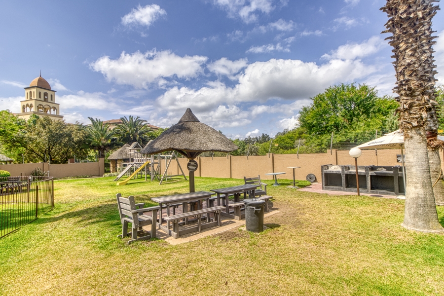 1 Bedroom Property for Sale in Magaliessig Gauteng