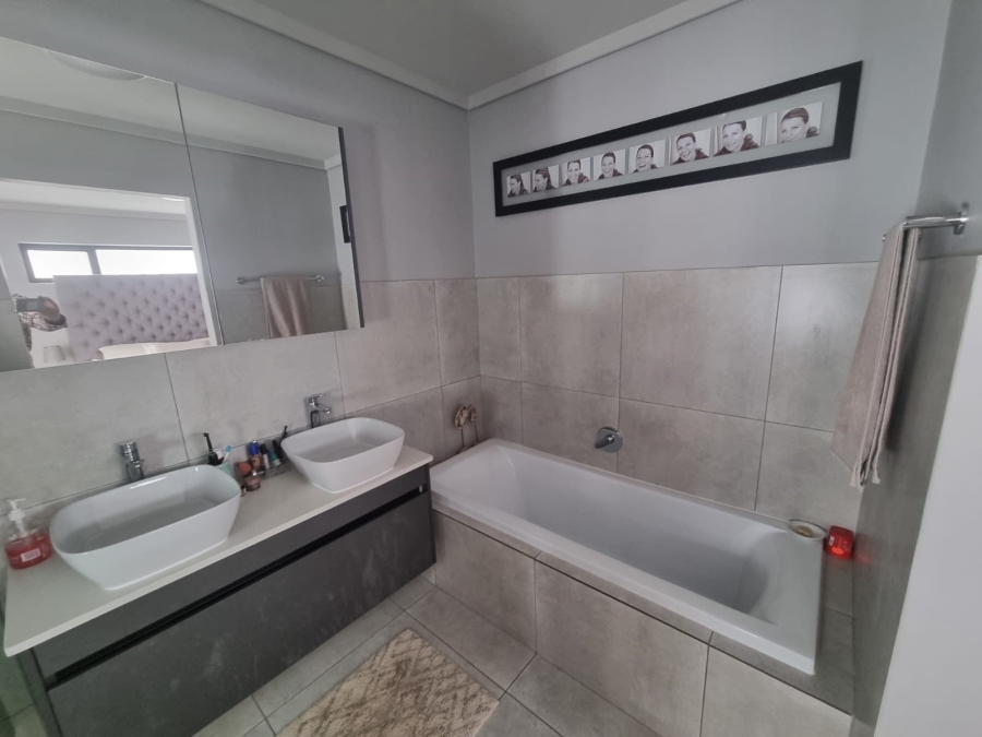 3 Bedroom Property for Sale in Equestria Gauteng