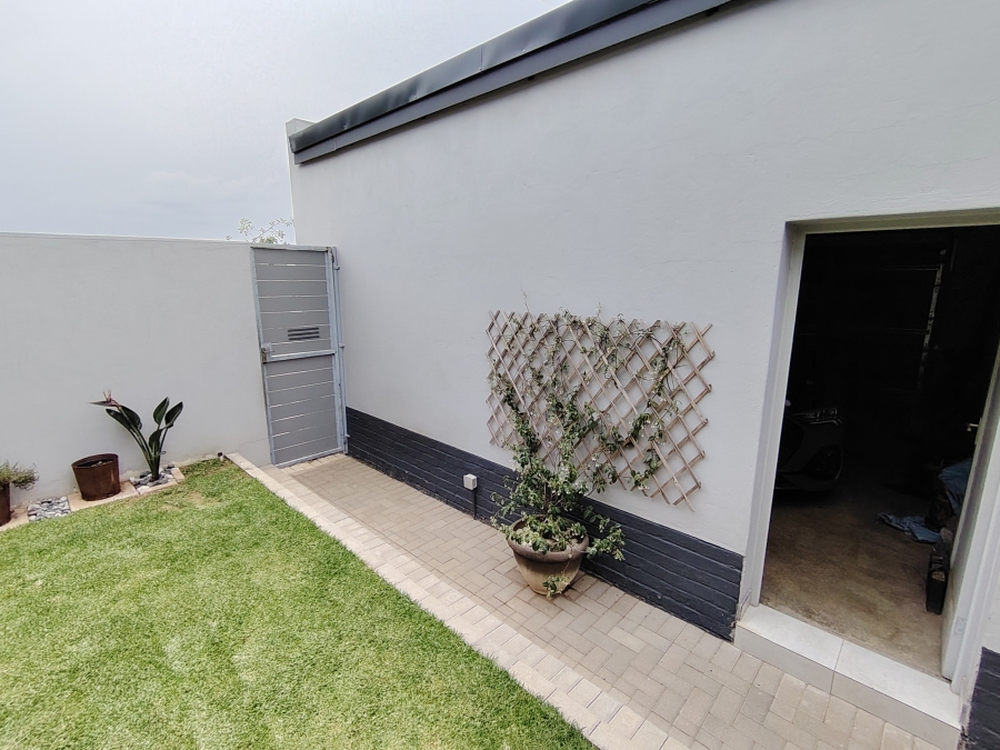3 Bedroom Property for Sale in Equestria Gauteng
