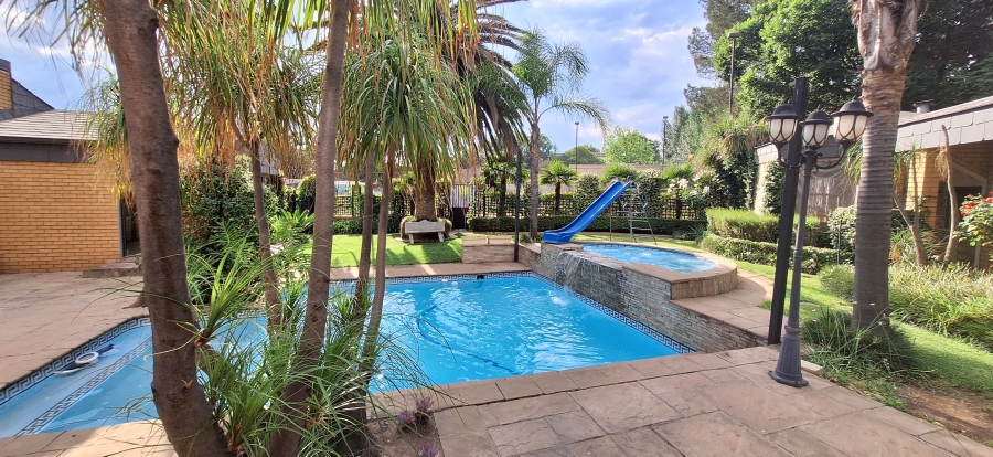 5 Bedroom Property for Sale in Vanderbijlpark SW 5 Gauteng