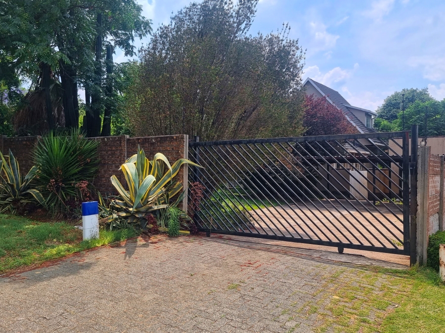 4 Bedroom Property for Sale in Kew Gauteng
