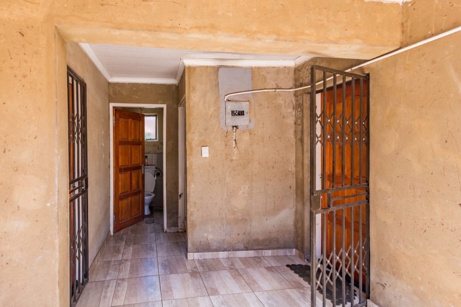 1 Bedroom Property for Sale in Mohlakeng Gauteng