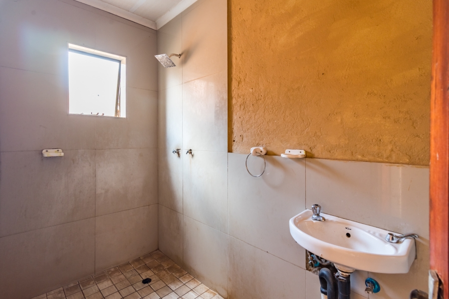 1 Bedroom Property for Sale in Mohlakeng Gauteng