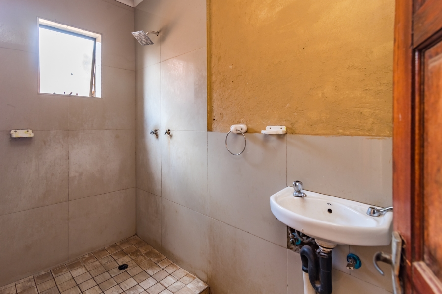 1 Bedroom Property for Sale in Mohlakeng Gauteng