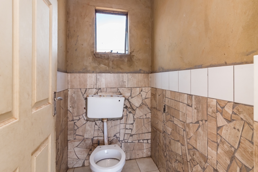 1 Bedroom Property for Sale in Mohlakeng Gauteng