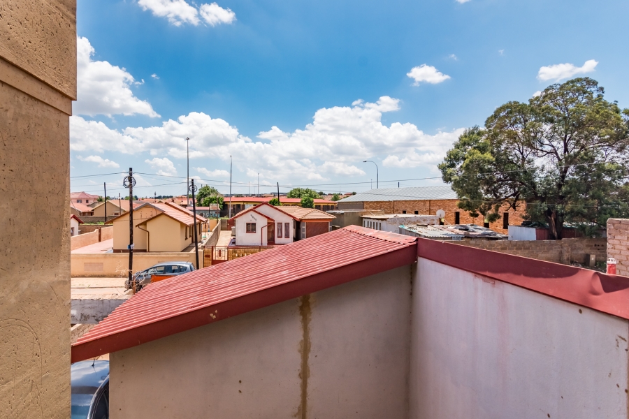1 Bedroom Property for Sale in Mohlakeng Gauteng